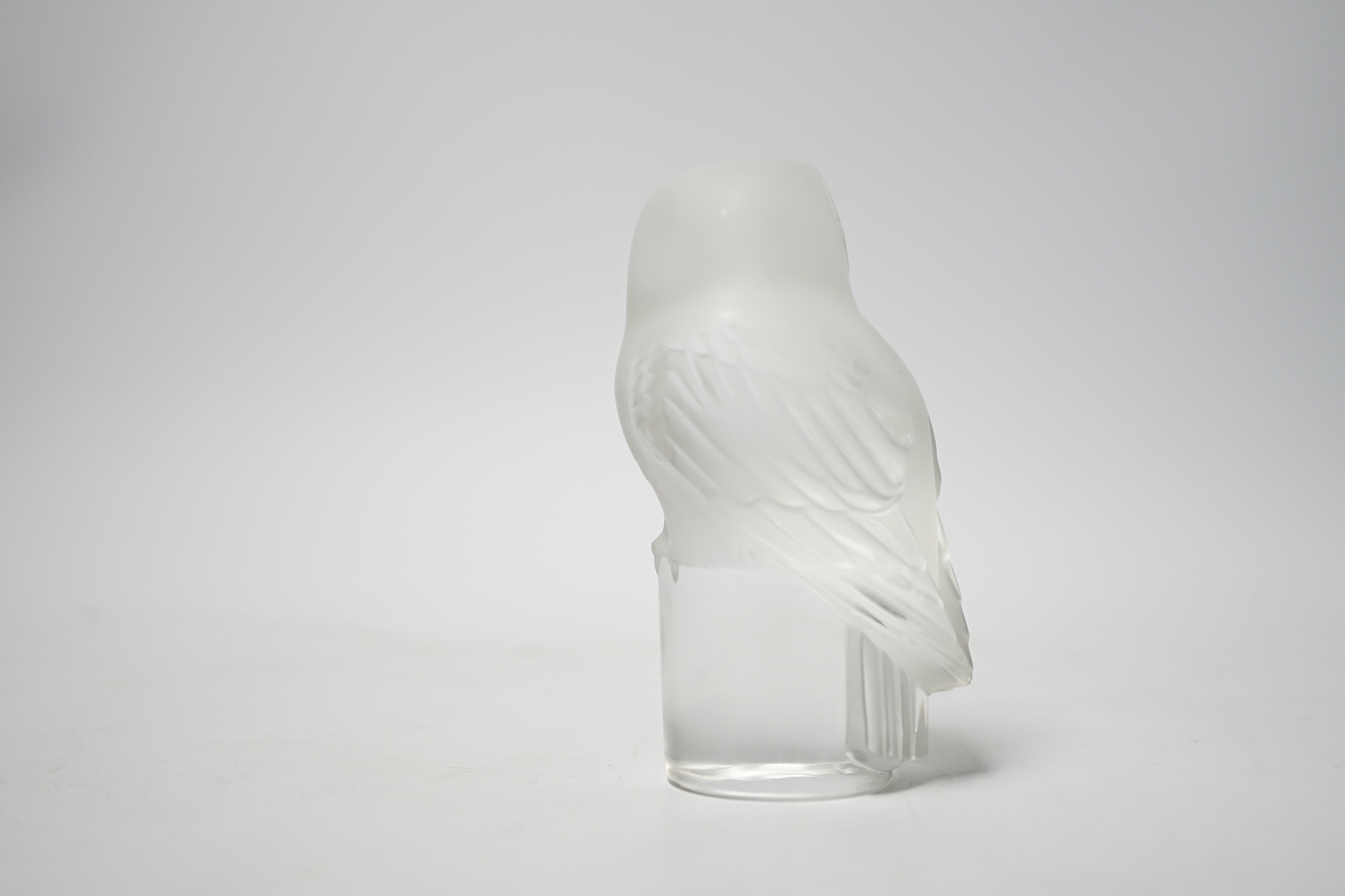 A modern Lalique glass owl, 9cm